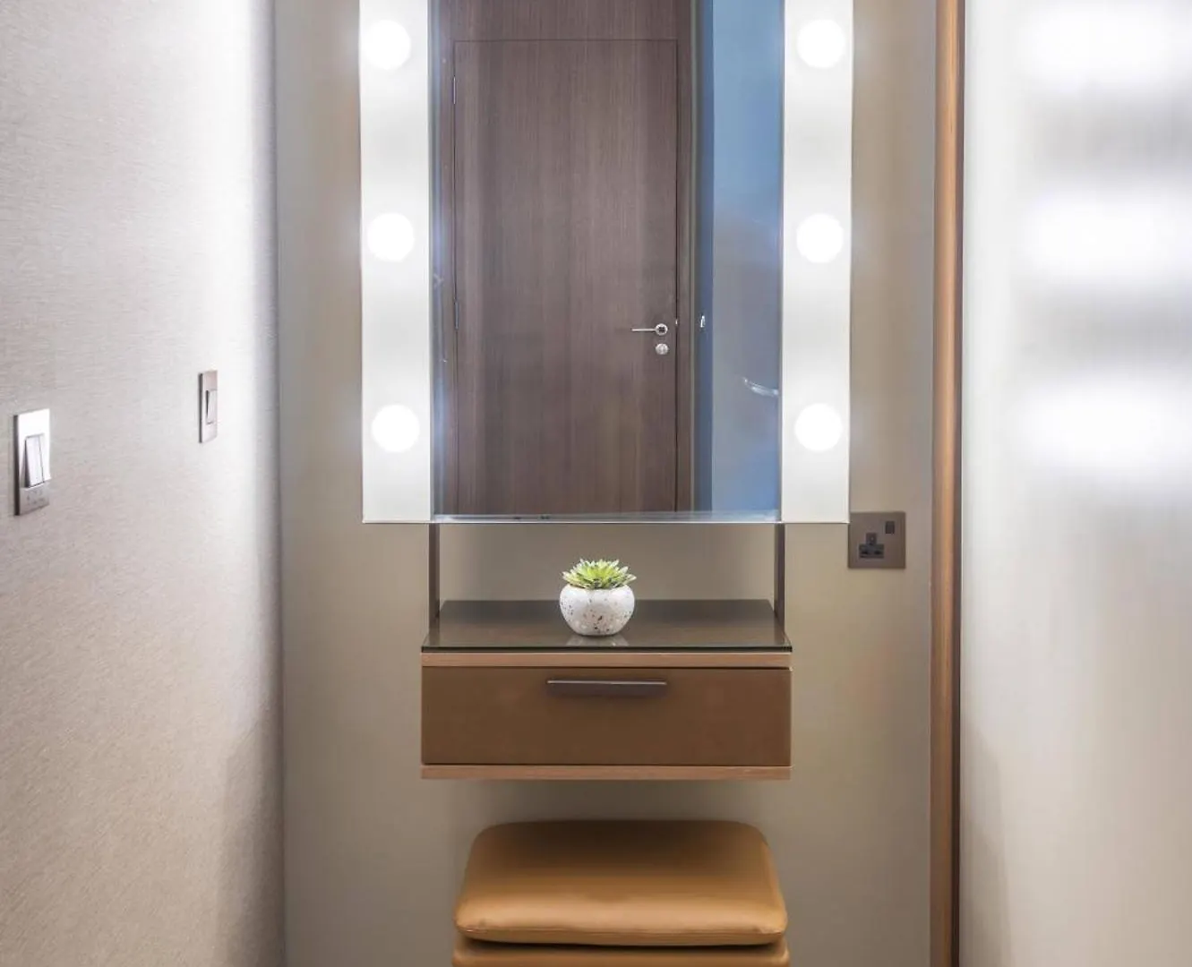 Apartment Frank Porter - The Address Opera Residences Dubai United Arab Emirates